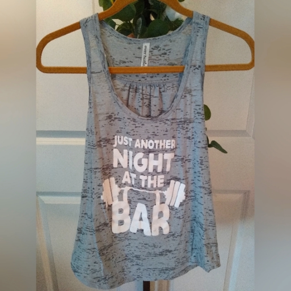 🥂 Ever hottie active razor back tee in like new condition, size large.